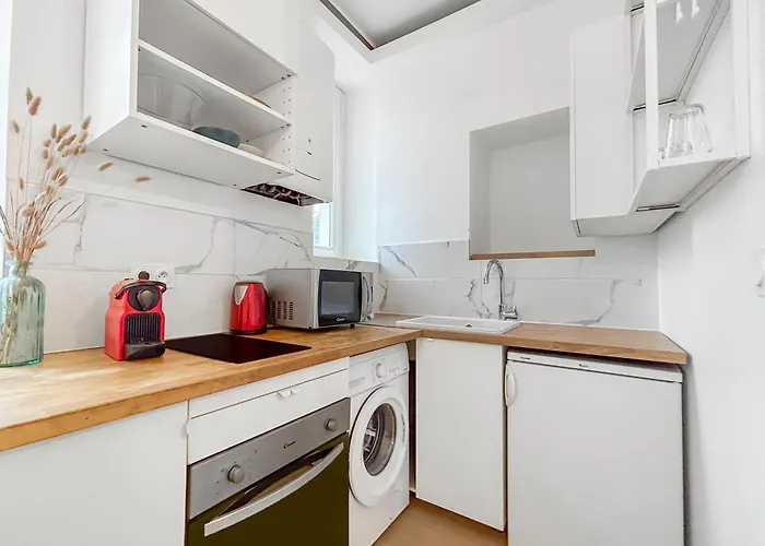 Appartement Moderne T3, Central, Calme Et Connecte *