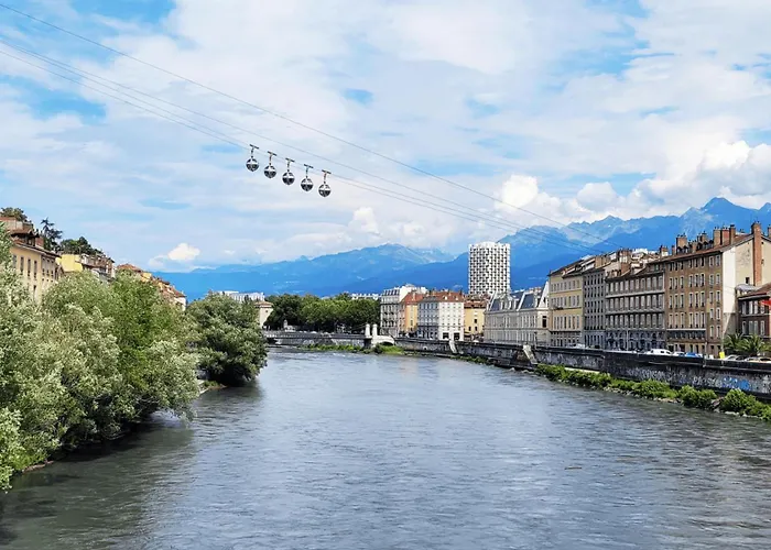 Appartement Moderne T3, Central, Calme Et Connecte *